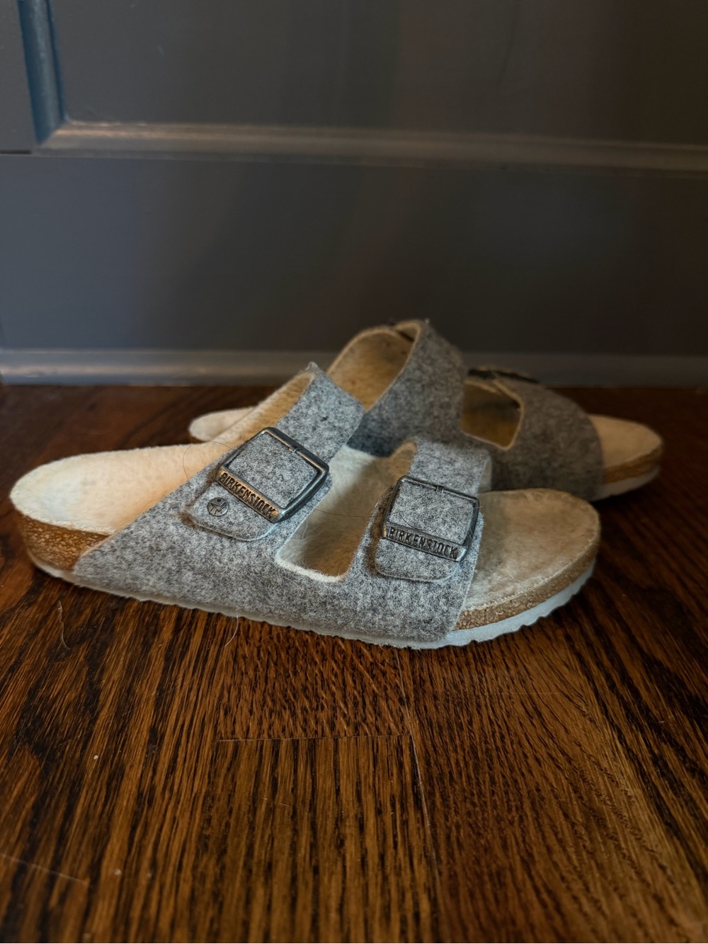 Birkenstock Gray Felt Shearling Lined 2-Strap Buckle Slide Sandals EU 34 - Picture 2 of 8
